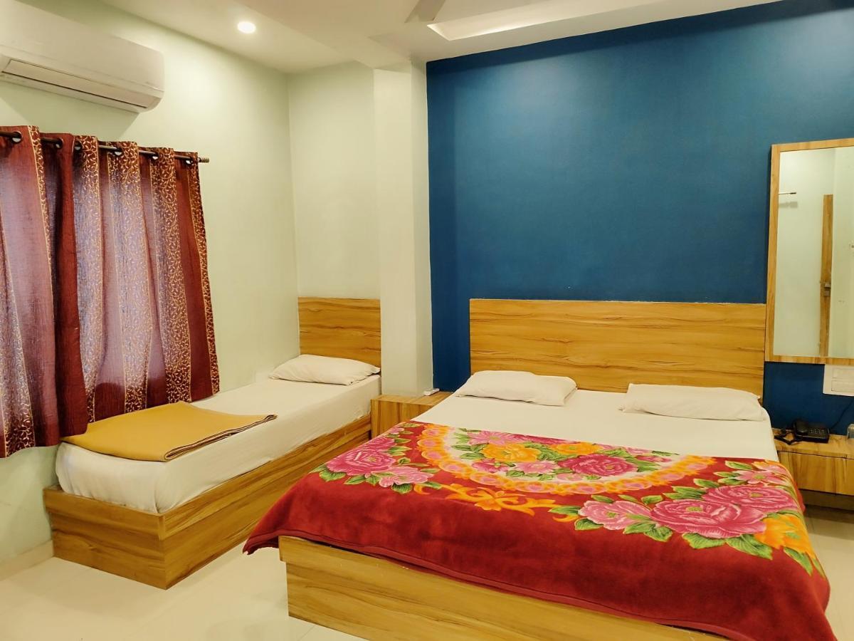 Hotel Guru Kripa - 500Mtr From Shreenathji Temple Nathdwara Bagian luar foto