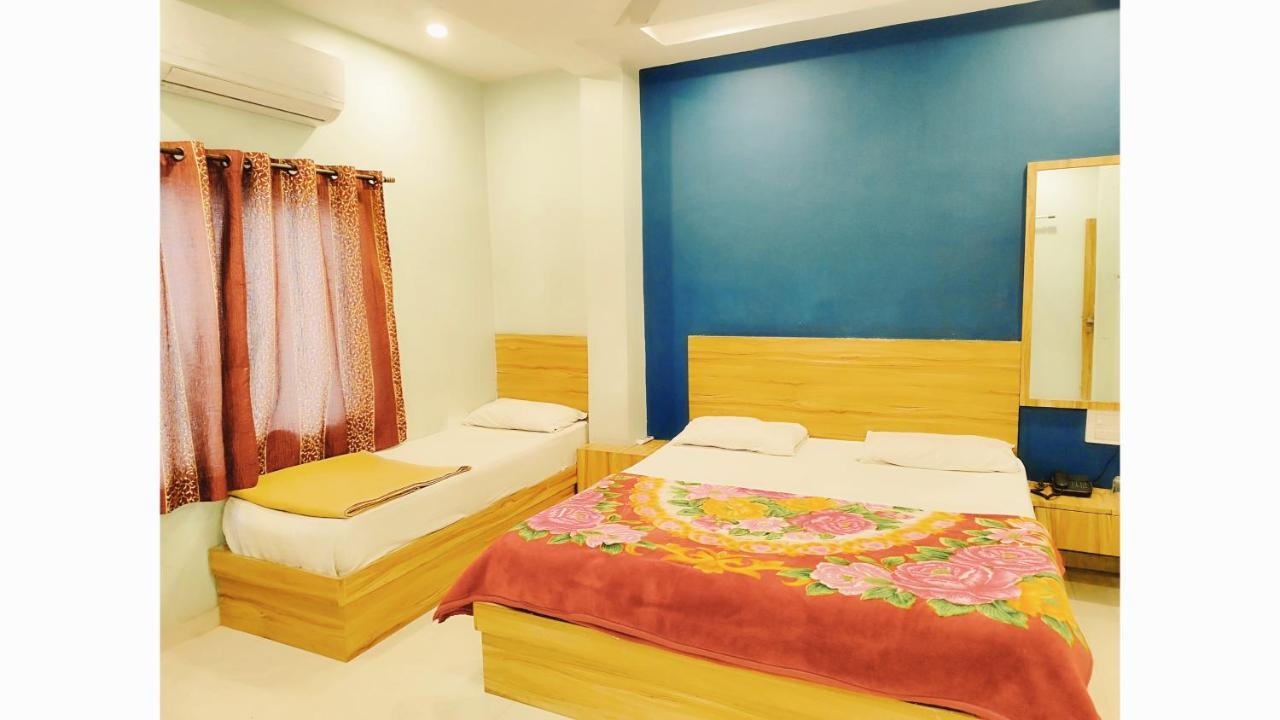 Hotel Guru Kripa - 500Mtr From Shreenathji Temple Nathdwara Bagian luar foto