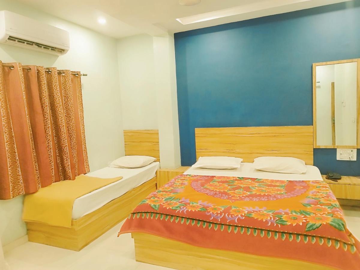 Hotel Guru Kripa - 500Mtr From Shreenathji Temple Nathdwara Bagian luar foto