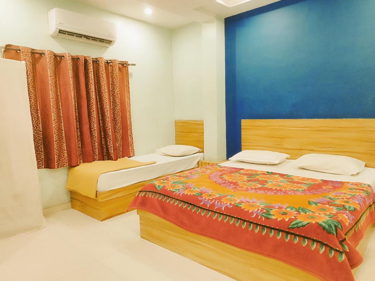 Hotel Guru Kripa - 500Mtr From Shreenathji Temple Nathdwara Bagian luar foto